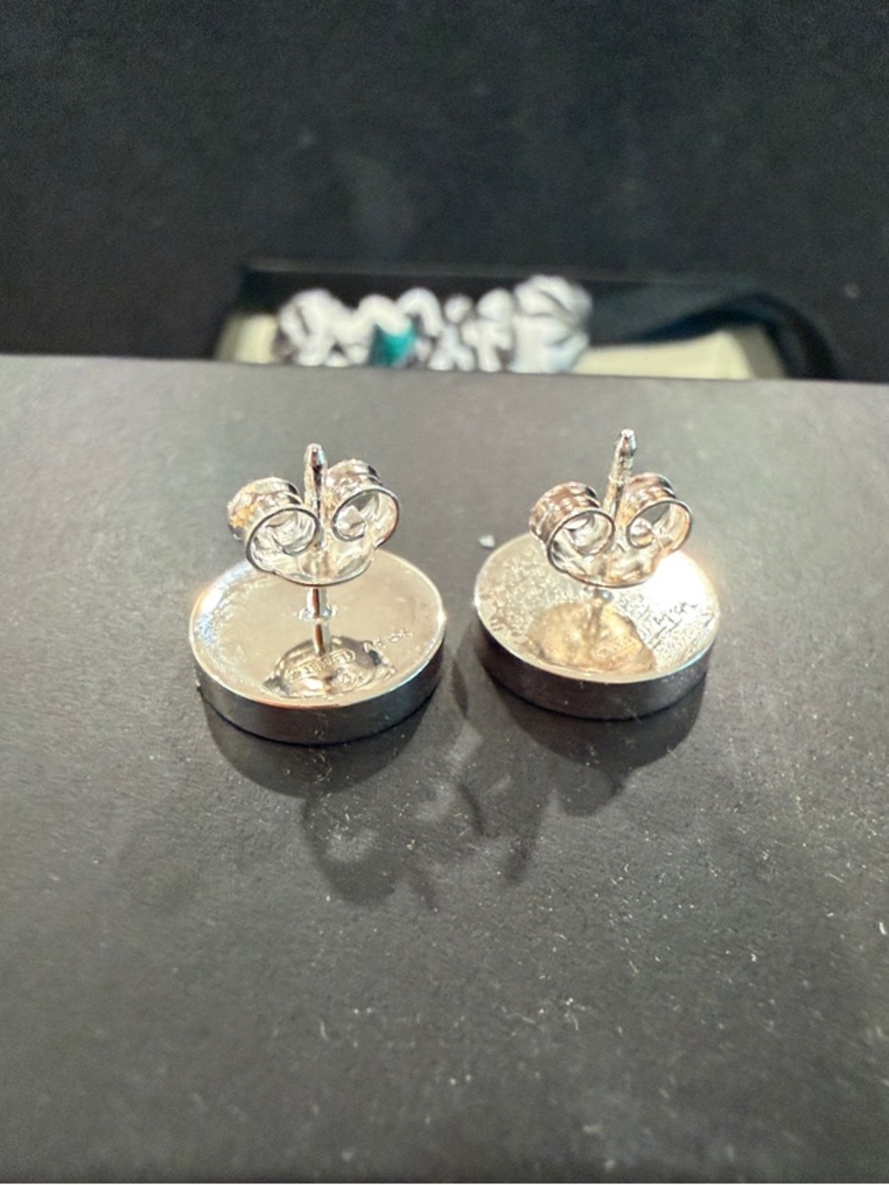 Gucci sterling silver Logo Round Stud Earrings NEW - Picture 5 of 6